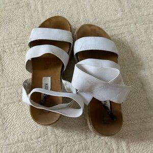 steve madden strapped sandles